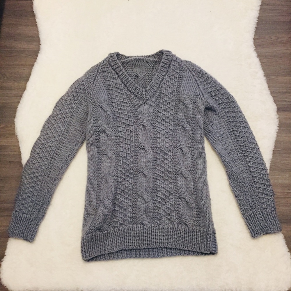 Mens size small wool knit sweater